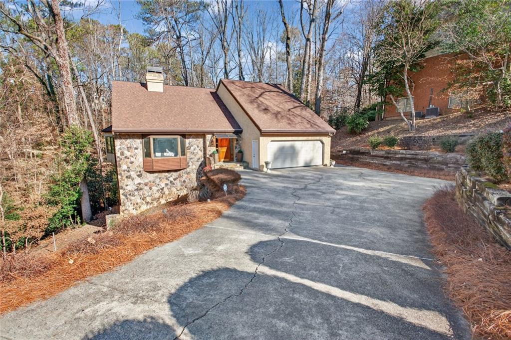 365 Crosstree Lane Sandy Springs, GA 30328 - Photo 2 of 38