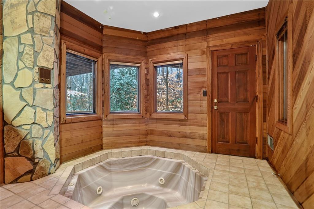 365 Crosstree Lane Sandy Springs, GA 30328 - Photo 25 of 38