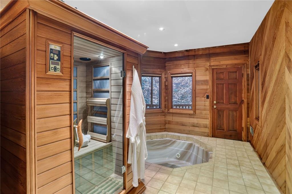 365 Crosstree Lane Sandy Springs, GA 30328 - Photo 27 of 42