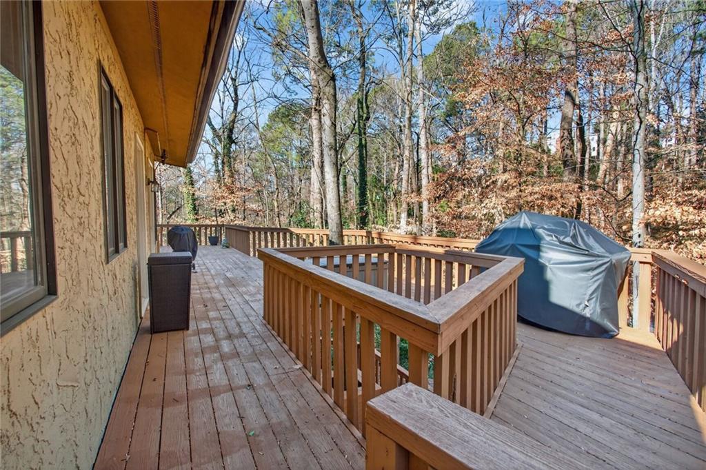 365 Crosstree Lane Sandy Springs, GA 30328 - Photo 34 of 38