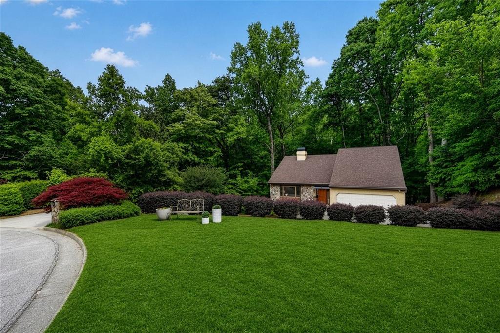 365 Crosstree Lane Sandy Springs, GA 30328 - Photo 5 of 42
