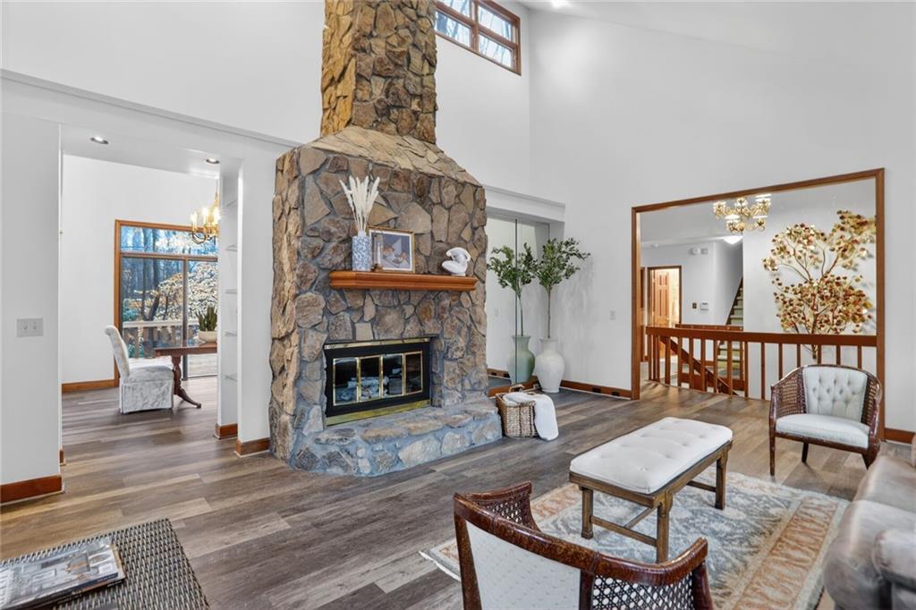 365 Crosstree Lane Sandy Springs, GA 30328 - Photo 6 of 42