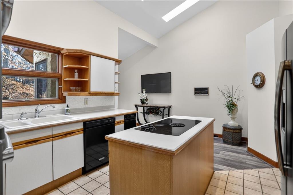 365 Crosstree Lane Sandy Springs, GA 30328 - Photo 8 of 38