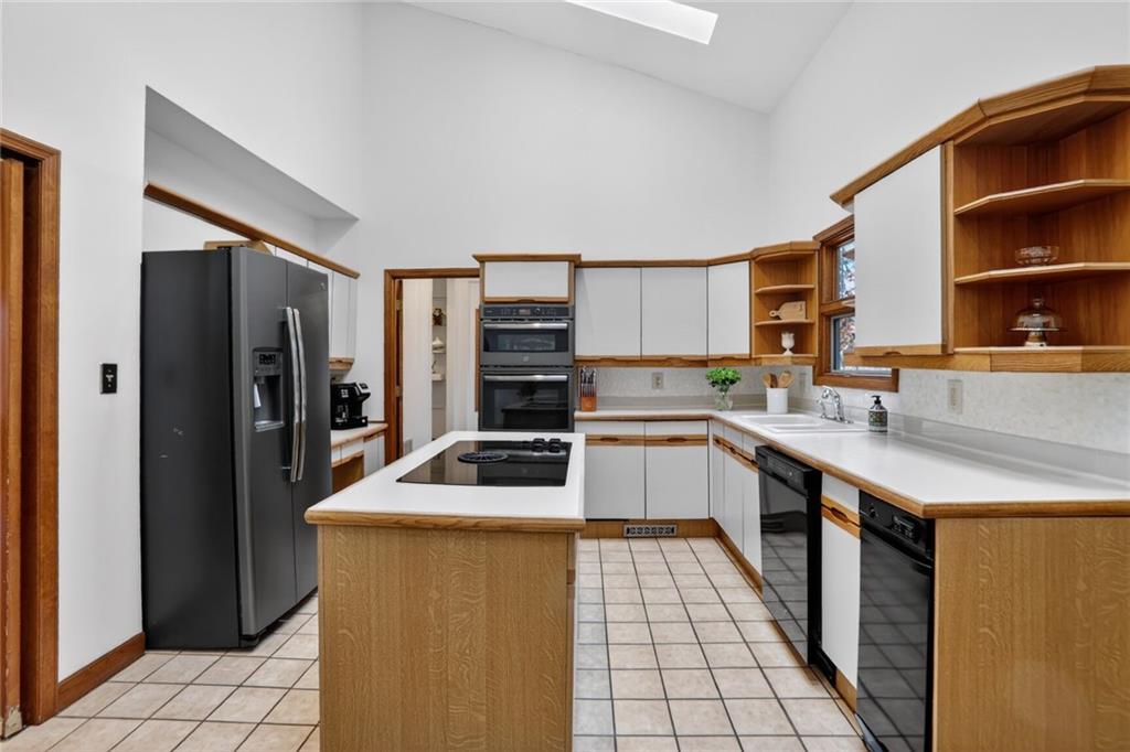 365 Crosstree Lane Sandy Springs, GA 30328 - Photo 9 of 38