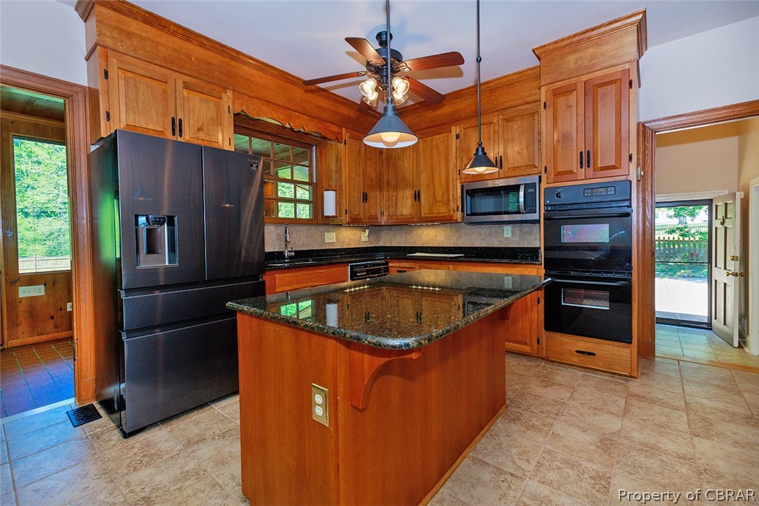 279 Colonial Trail East Surry, VA 23883 - Photo 3 of 48