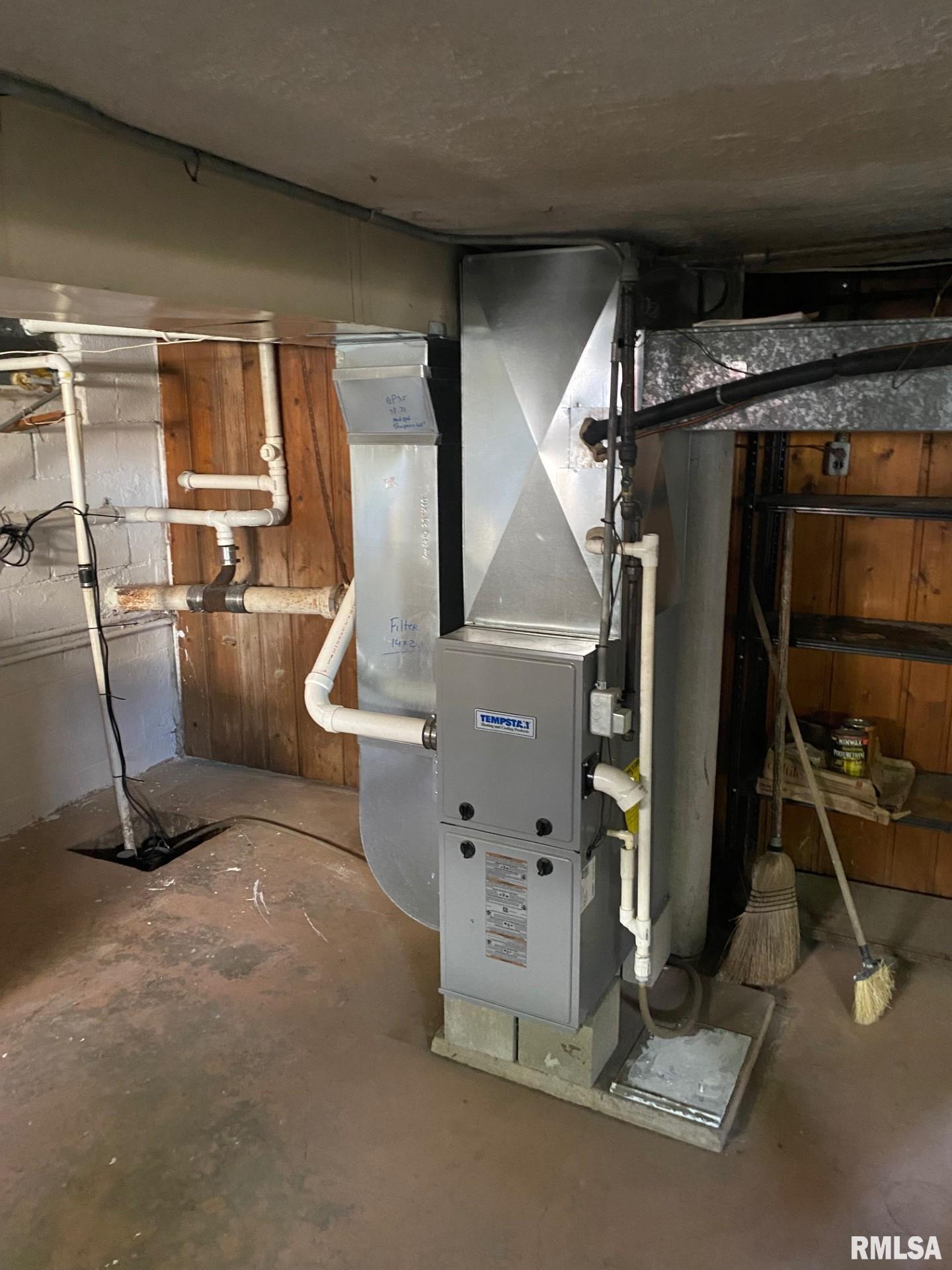 2111 10th Street Silvis, IL 61282 - Photo 15 of 16