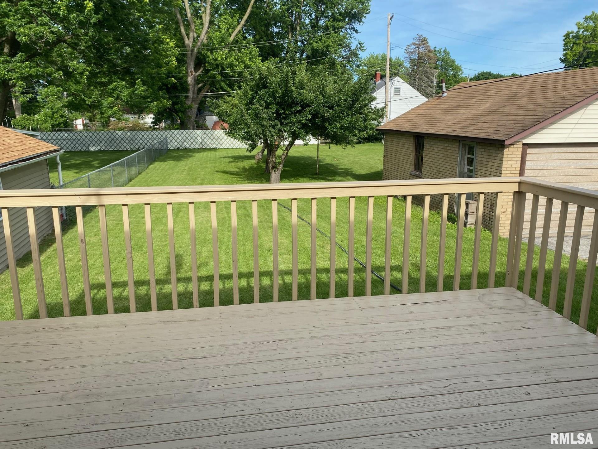 2111 10th Street Silvis, IL 61282 - Photo 4 of 16