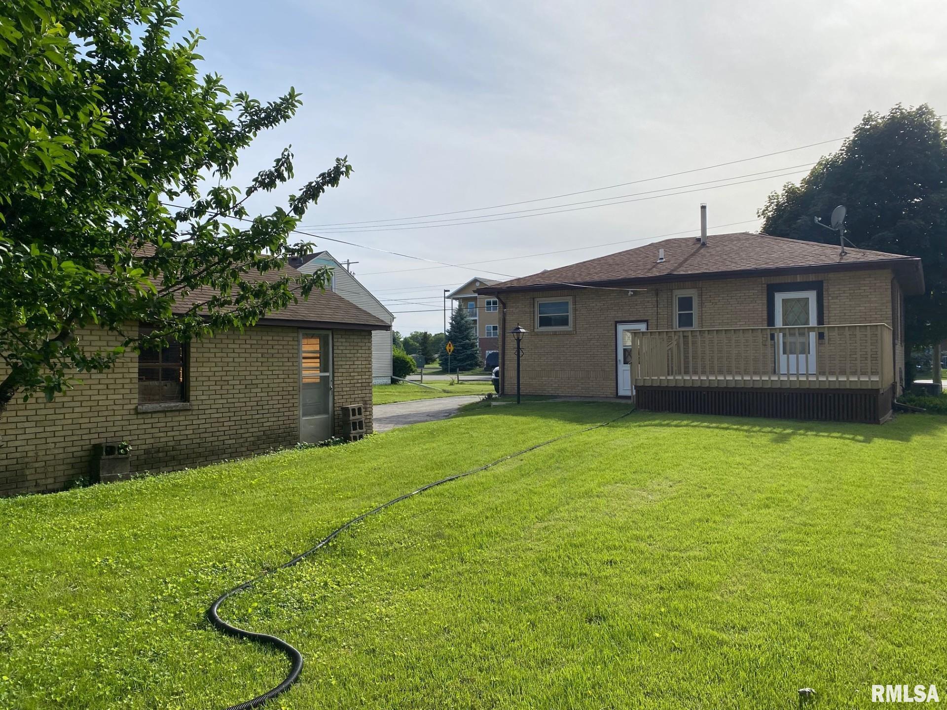 2111 10th Street Silvis, IL 61282 - Photo 5 of 16