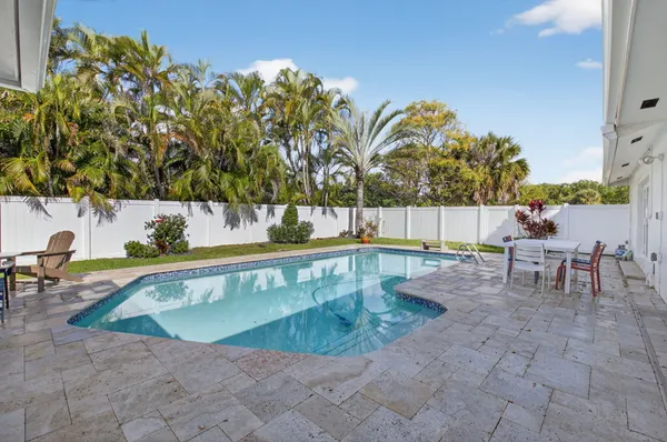 $7,400 | 1010 Southwest 2nd Street, Boca Raton, FL 33486