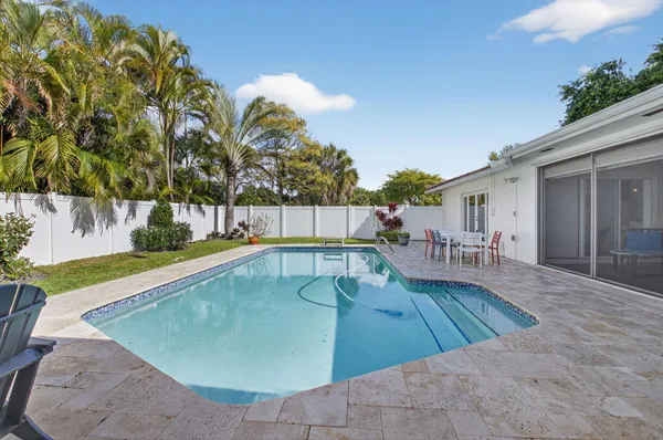 $7,400 | 1010 Southwest 2nd Street, Boca Raton, FL 33486