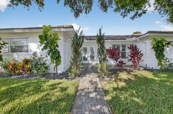 $7,400 | 1010 Southwest 2nd Street, Boca Raton, FL 33486
