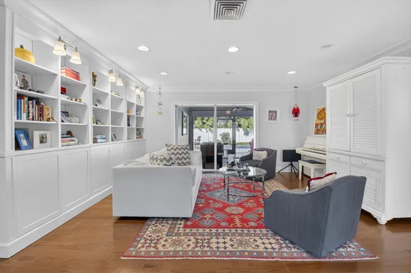 $7,400 | 1010 Southwest 2nd Street, Boca Raton, FL 33486