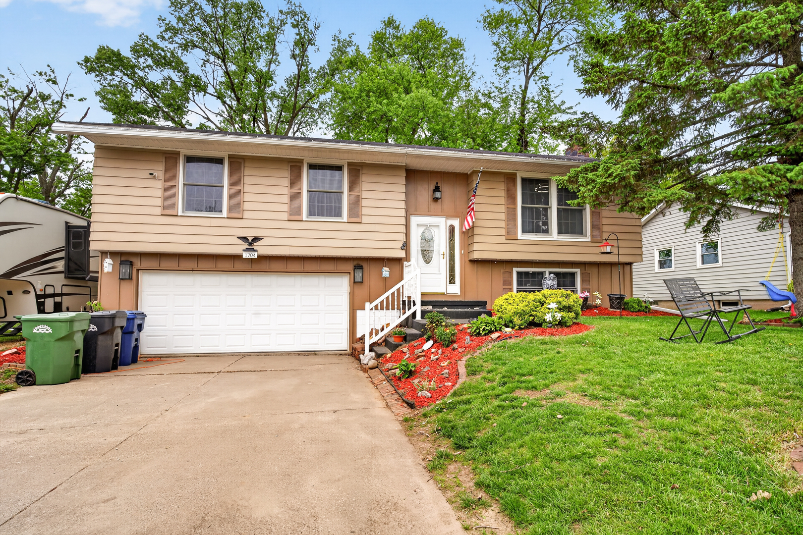 1704 9th Street Northwest Clinton, IA 52732 - Photo 2 of 23