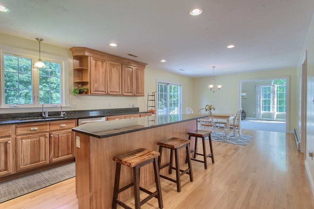 262 North Street Georgetown, MA 01833 - Photo 4 of 30 Gallery Image 4
