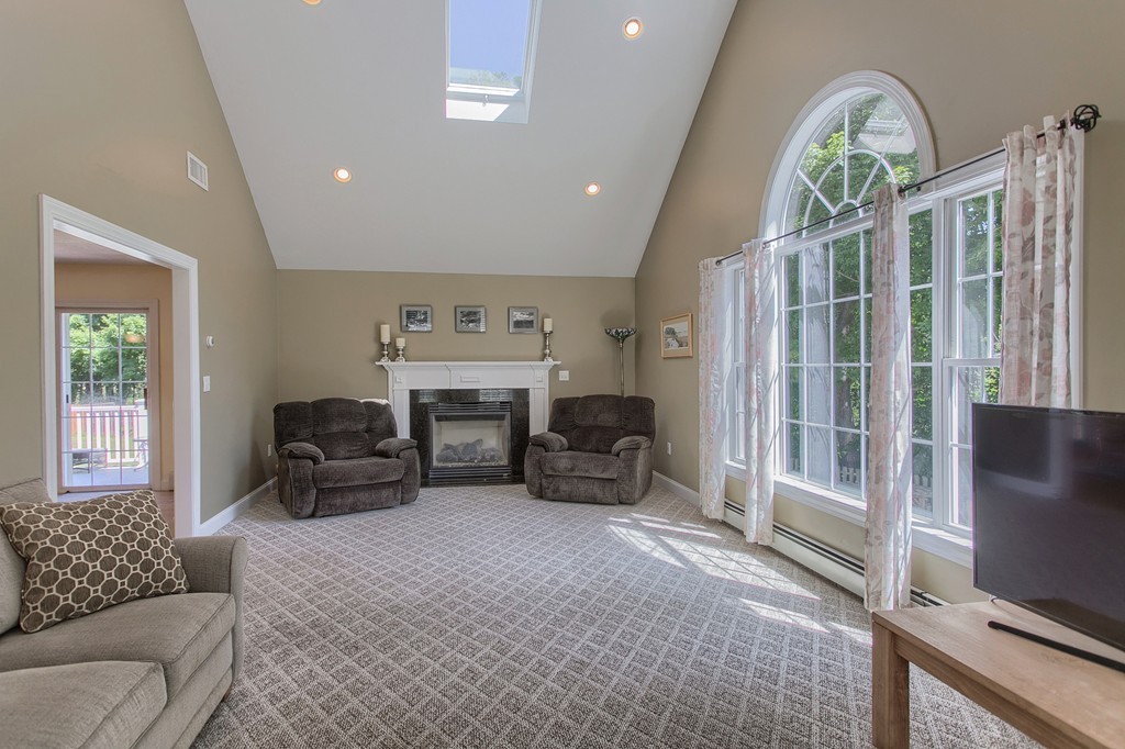 262 North Street Georgetown, MA 01833 - Photo 6 of 30 Gallery Image 6
