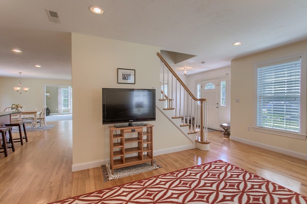 262 North Street Georgetown, MA 01833 - Photo 8 of 30 Gallery Image 8