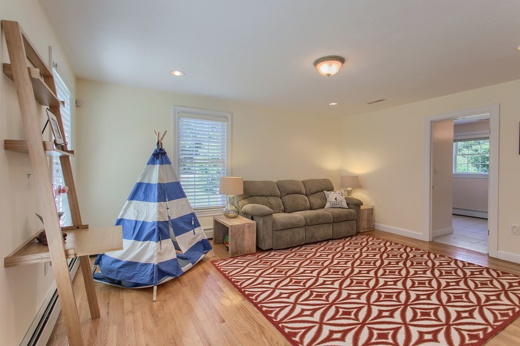 262 North Street Georgetown, MA 01833 - Photo 9 of 30 Gallery Image 9