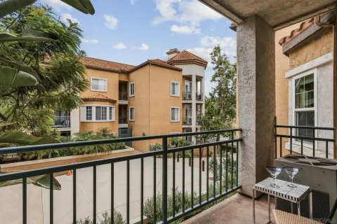 $495,000 | 2150 Camino De La Reina, Unit 216, San Diego, CA 92108