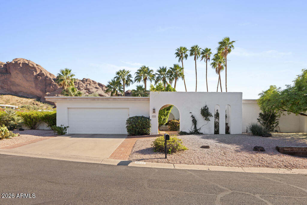4721 East Rancho Drive Phoenix, AZ 85018 - Photo 4 of 38
