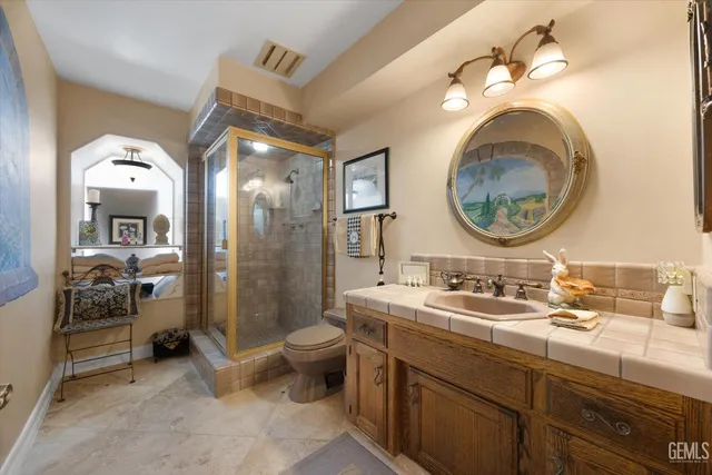 $926,000 | Undisclosed Address, Bakersfield, CA 93308