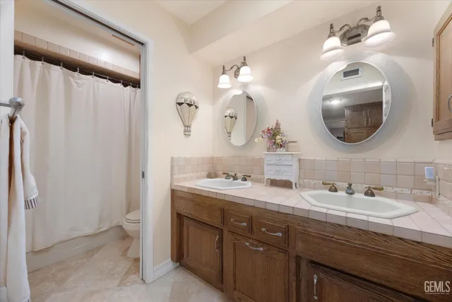 $926,000 | Undisclosed Address, Bakersfield, CA 93308