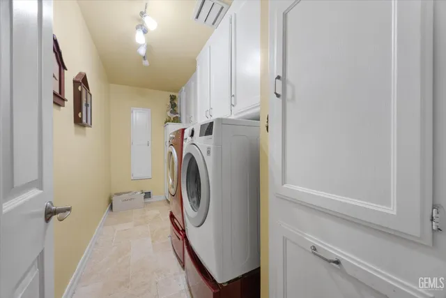 $926,000 | Undisclosed Address, Bakersfield, CA 93308