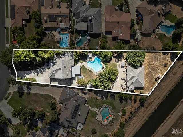 $926,000 | Undisclosed Address, Bakersfield, CA 93308