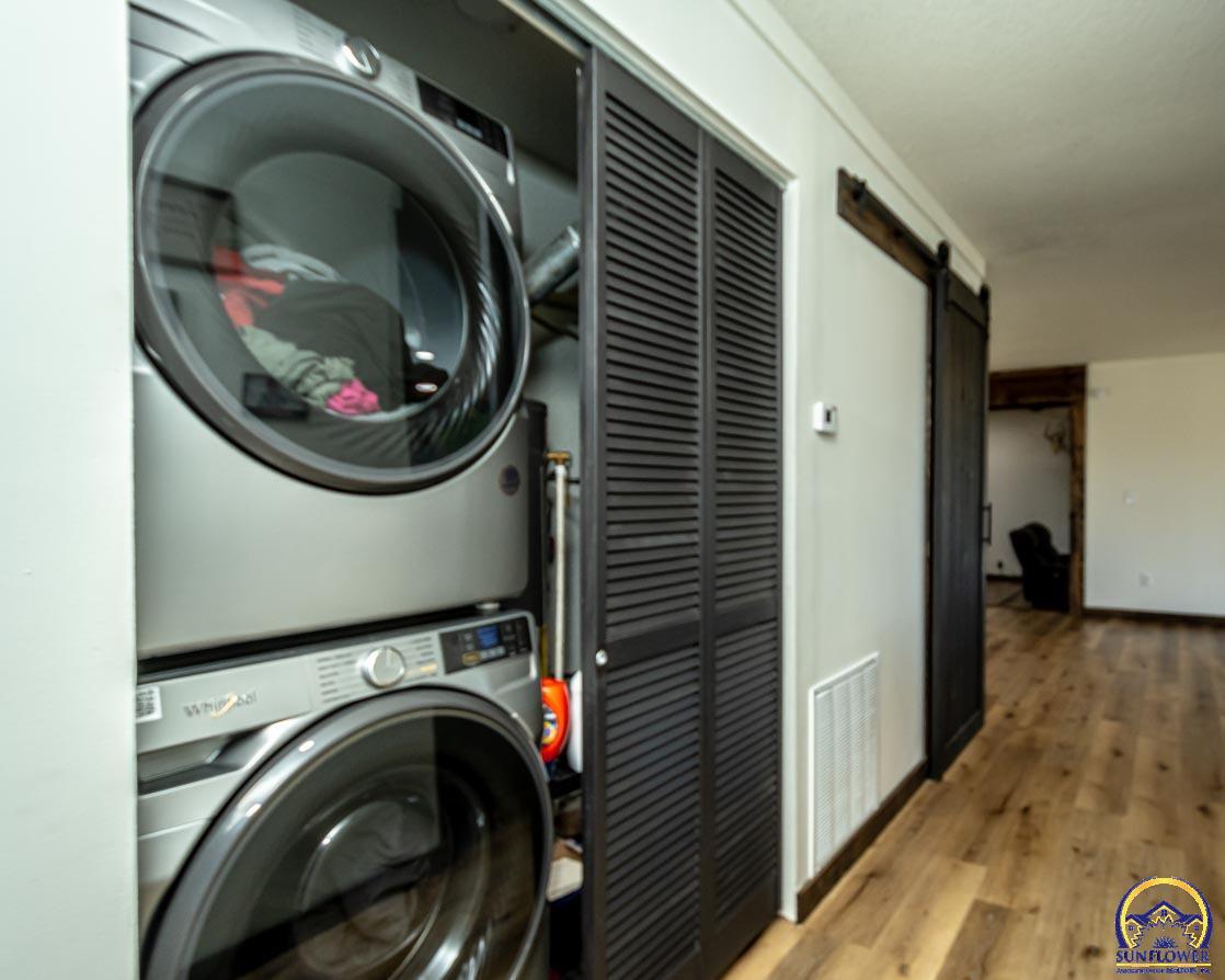 3985 43rd Street Grantville, KS 66429 - Photo 18 of 47 Laundry Room