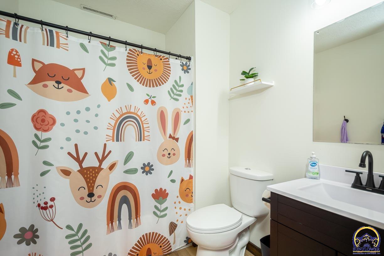 3985 43rd Street Grantville, KS 66429 - Photo 21 of 47 Bathroom