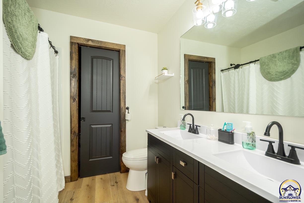 3985 43rd Street Grantville, KS 66429 - Photo 27 of 47 Primary Bathroom