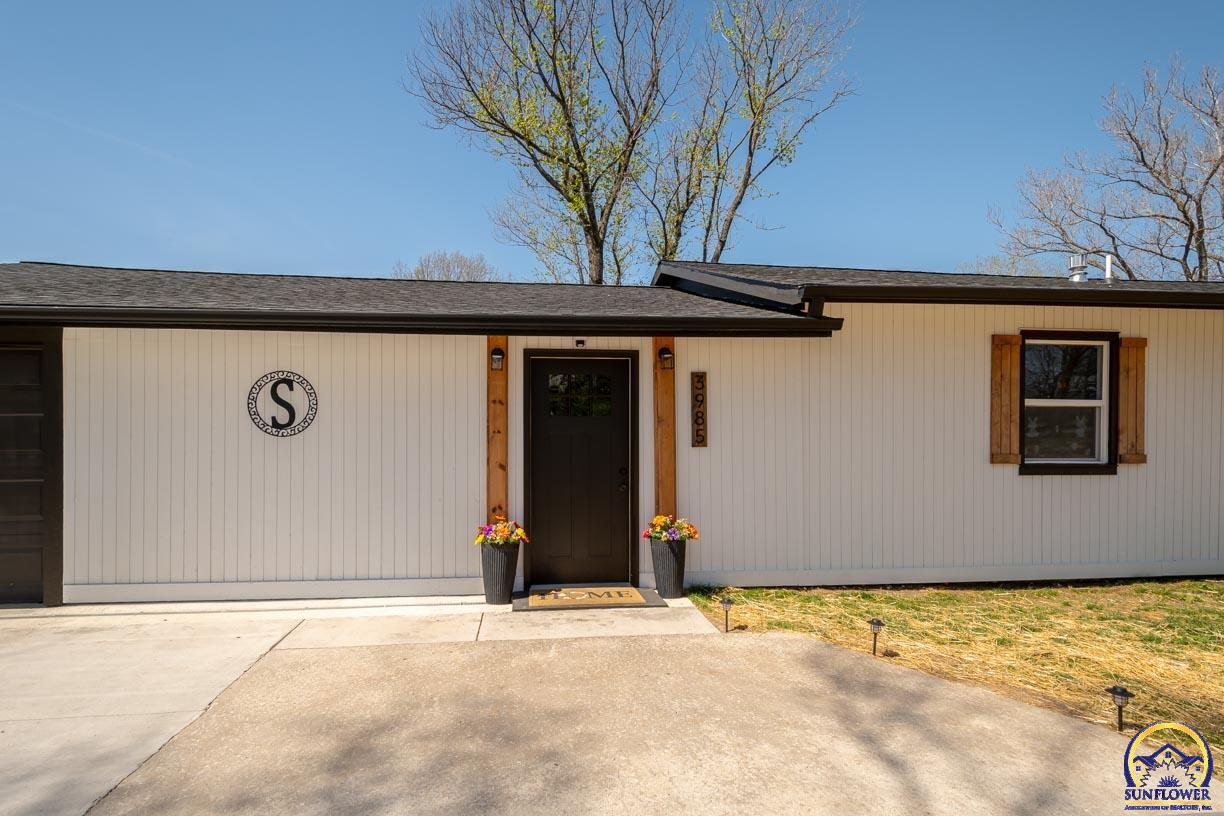 3985 43rd Street Grantville, KS 66429 - Photo 3 of 47