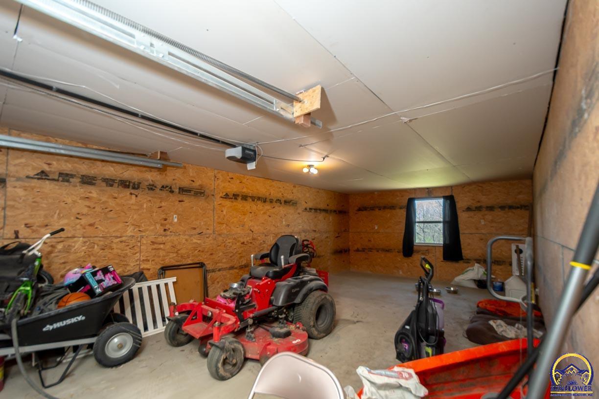 3985 43rd Street Grantville, KS 66429 - Photo 31 of 47 Garage