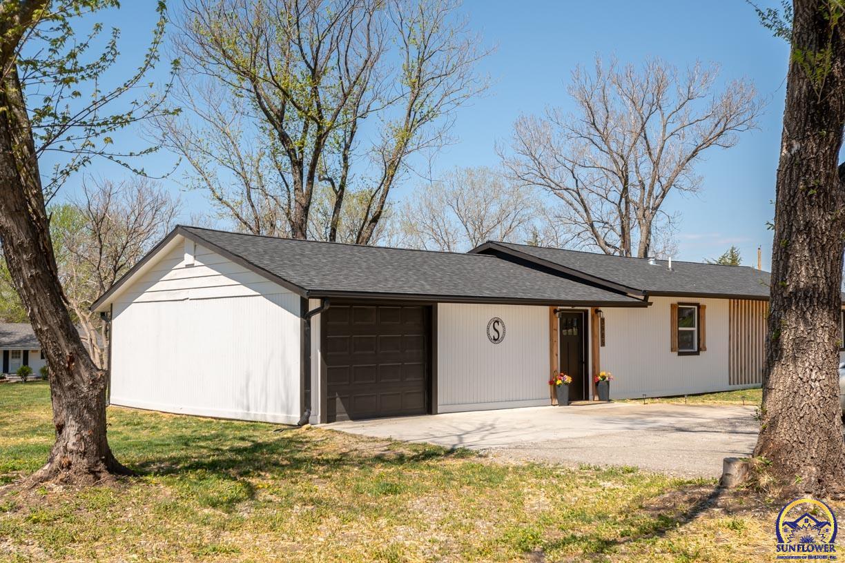 3985 43rd Street Grantville, KS 66429 - Photo 41 of 47