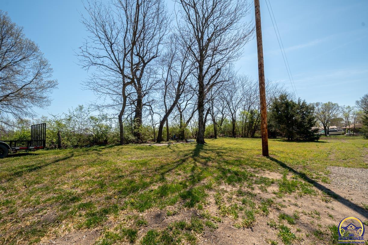 3985 43rd Street Grantville, KS 66429 - Photo 42 of 47 Side Yard