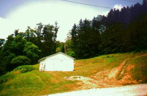 144 Ww Railroad Road Sycamore, PA 15364 - Photo 4 of 6