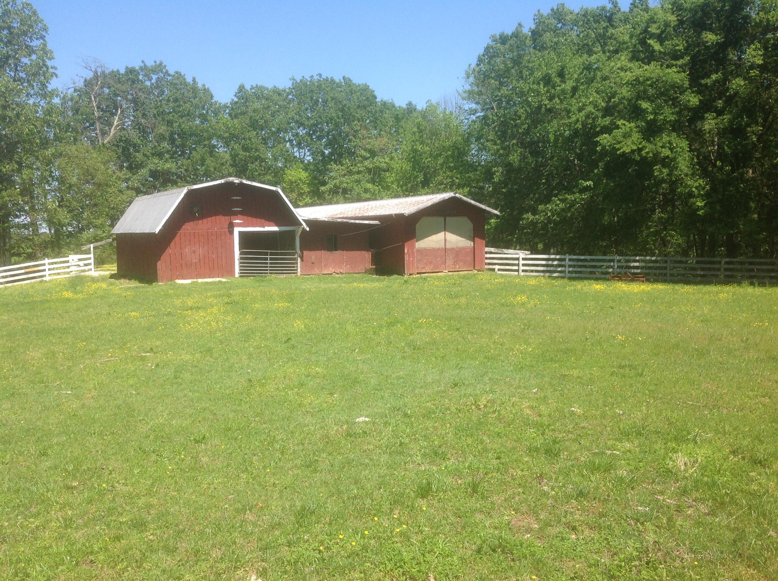 556 Tip Top Road Pikeville, TN 37367 - Photo 14 of 40 14 BARN VW 4