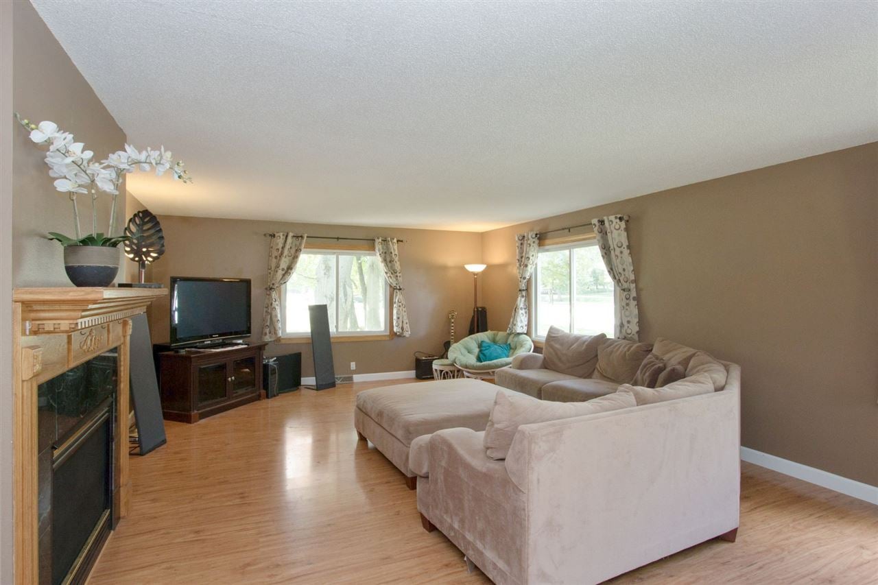 4400 Deer View Road Cedar Rapids, IA 52411 - Photo 3 of 28 Gallery Image 3