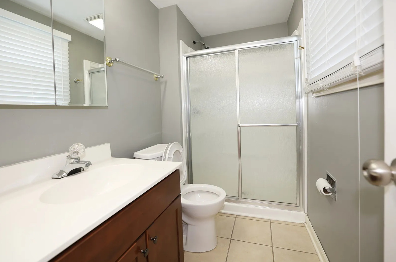 1329 Stonegate Road Naperville, IL 60540 - Photo 13 of 14 Gallery Image 13