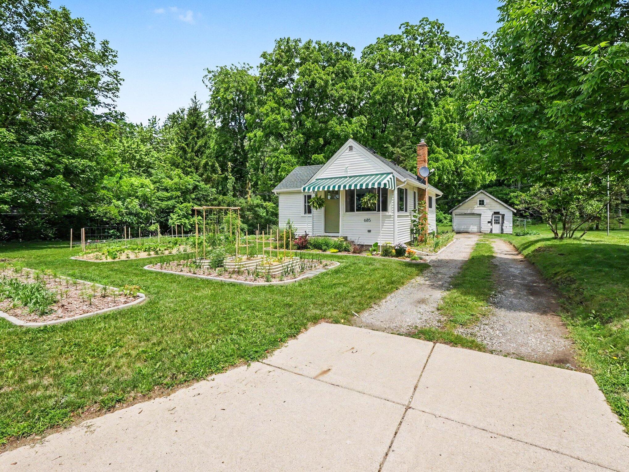 685 South Wagner Road Ann Arbor, MI 48103 - Photo 41 of 44 002_file_2705
