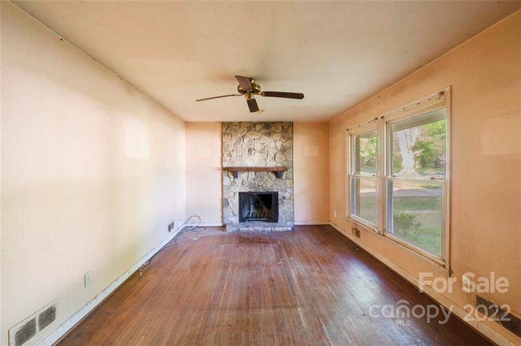 3322 Sudbury Road, Unit 9 Charlotte, NC 28205 - Photo 3 of 14 Gallery Image 3