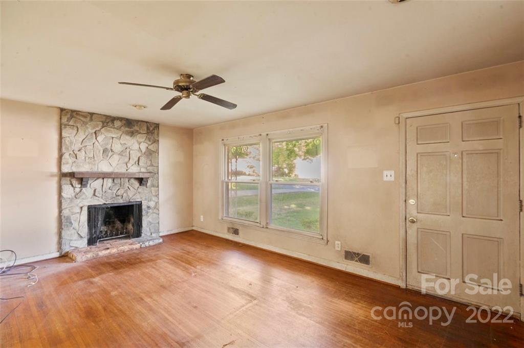 3322 Sudbury Road, Unit 9 Charlotte, NC 28205 - Photo 4 of 14 Gallery Image 4