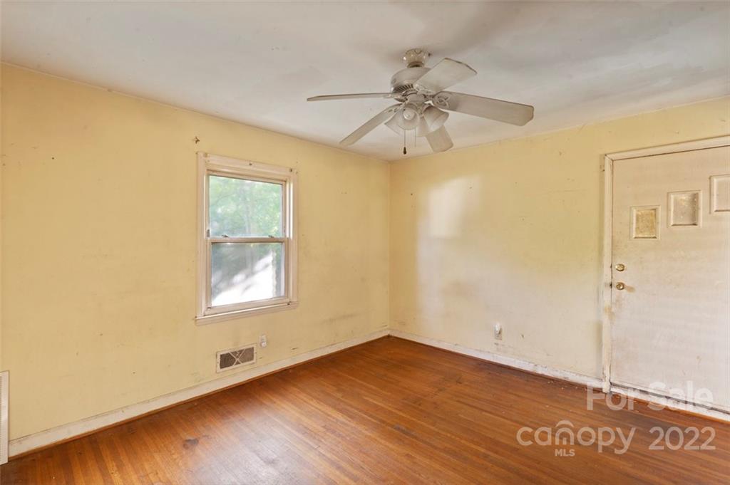 3322 Sudbury Road, Unit 9 Charlotte, NC 28205 - Photo 8 of 14 Gallery Image 8