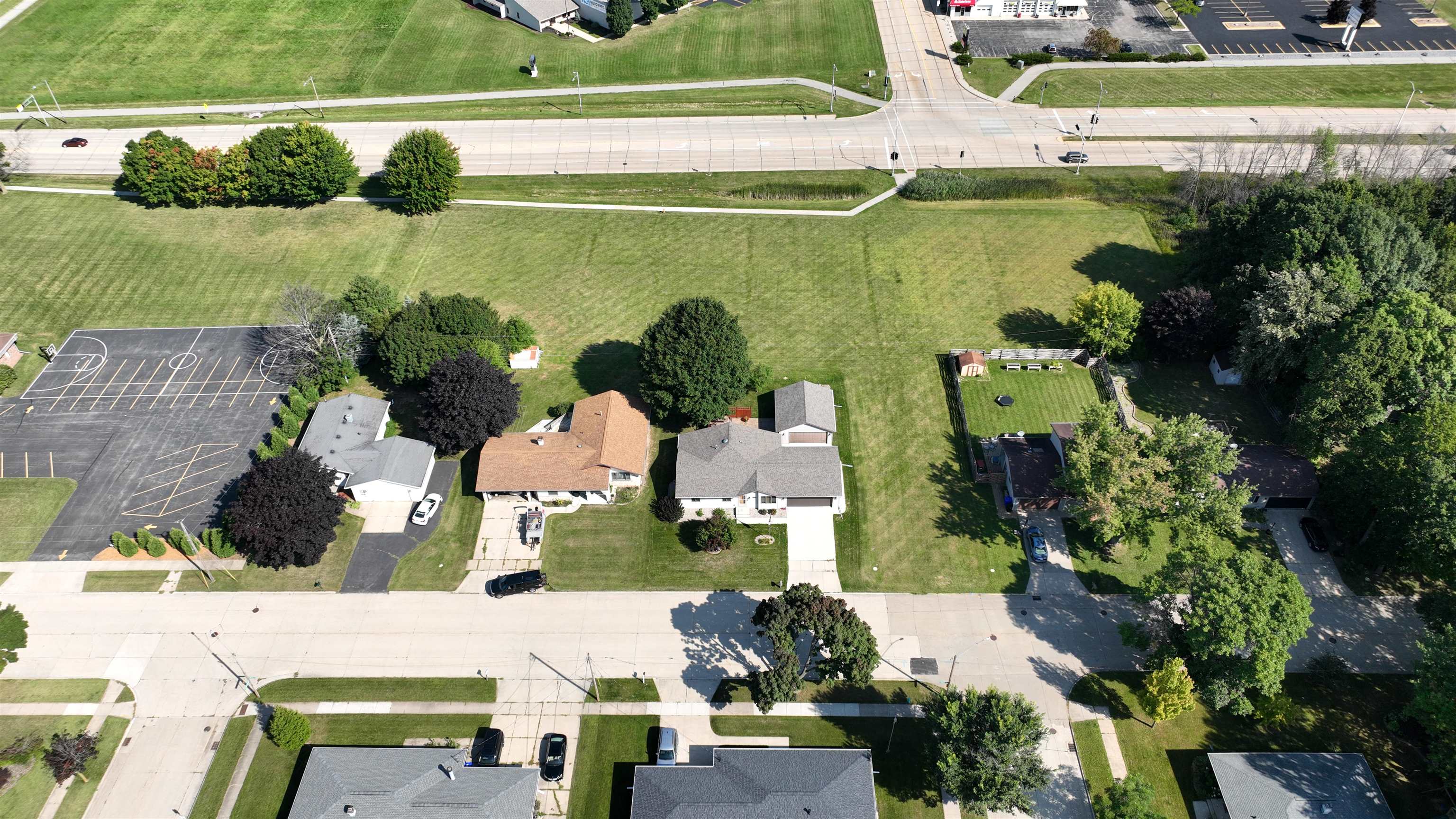 East Henry Street Appleton, WI 54915 - Photo 5 of 11