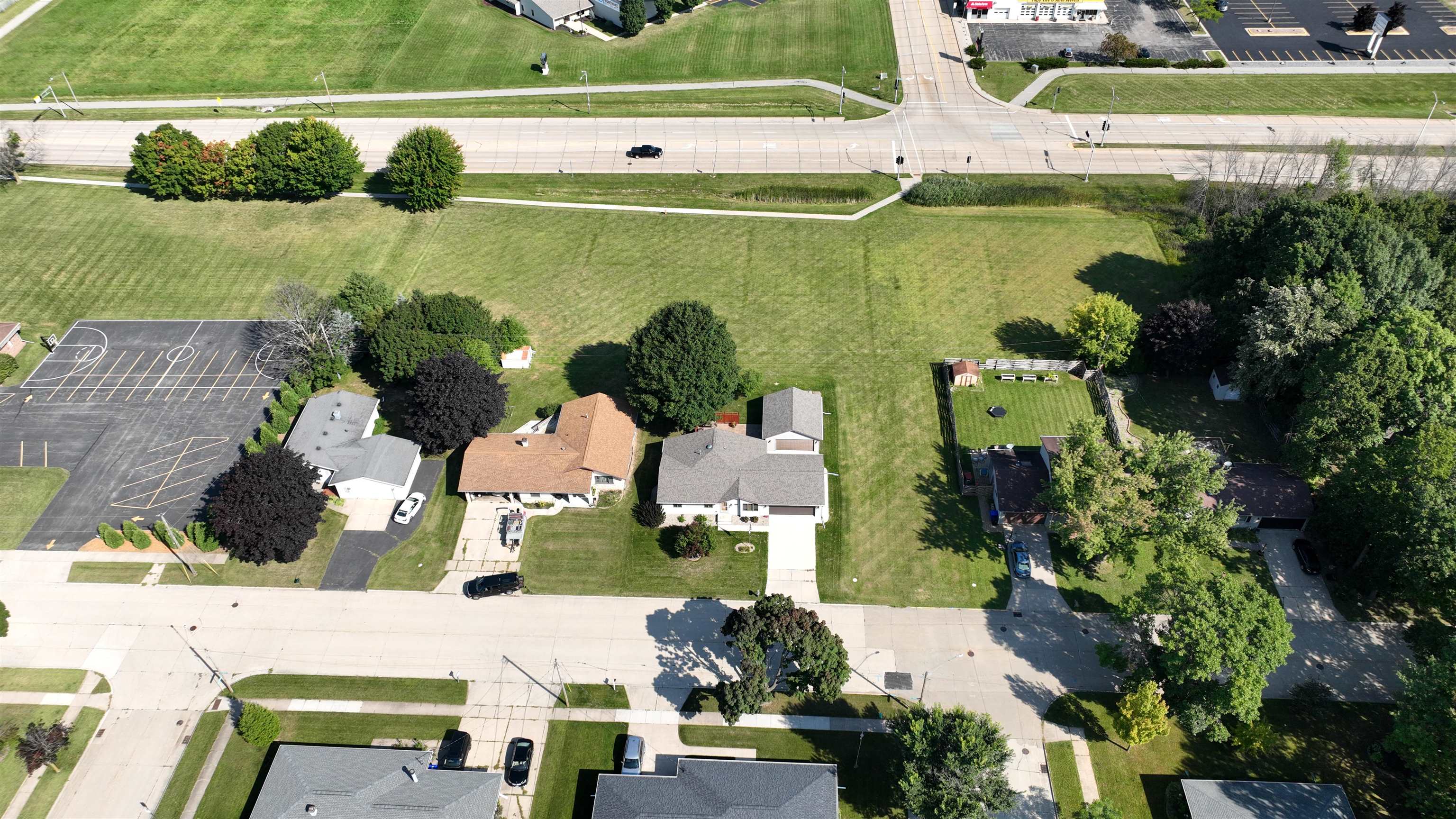 East Henry Street Appleton, WI 54915 - Photo 6 of 11