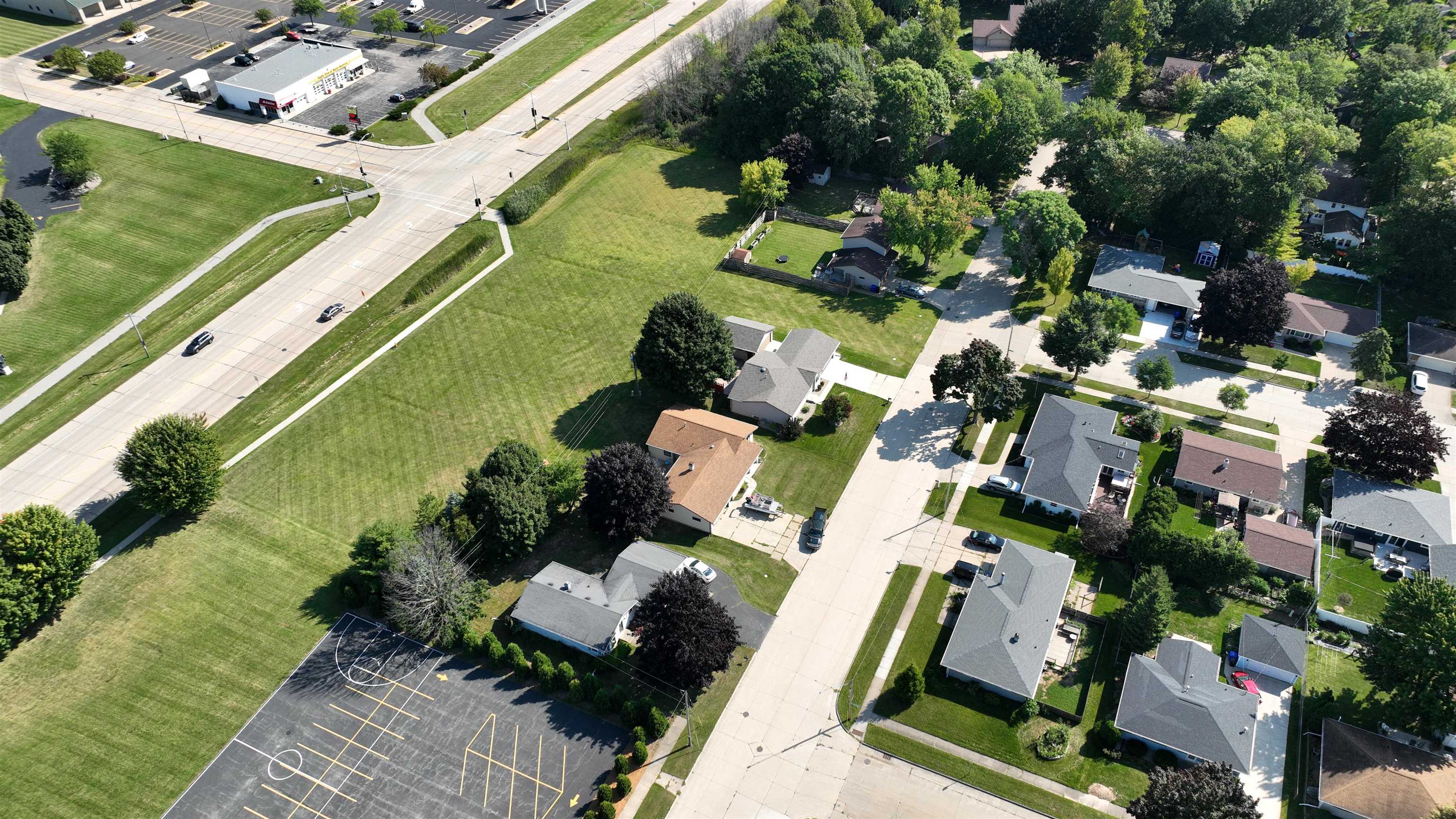 East Henry Street Appleton, WI 54915 - Photo 7 of 11