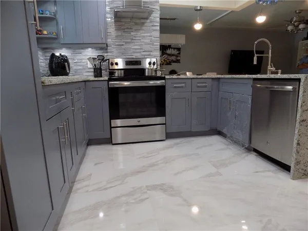 $685,000 | 7811 Northwest 40th Court, Coral Springs, FL 33065
