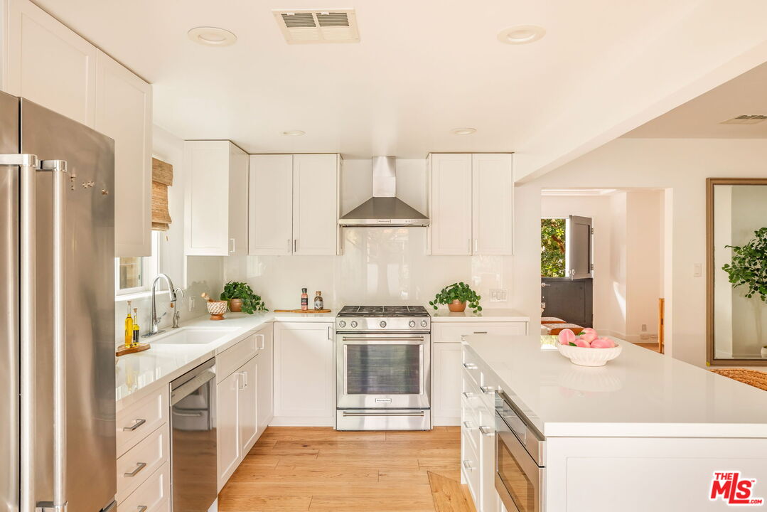 1018 Cedar Street Santa Monica, CA 90405 - Photo 11 of 38