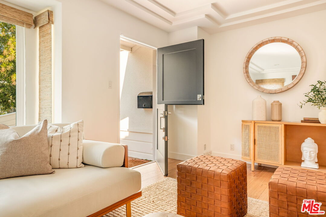 1018 Cedar Street Santa Monica, CA 90405 - Photo 3 of 38