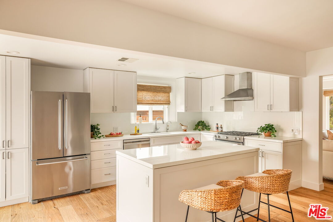 1018 Cedar Street Santa Monica, CA 90405 - Photo 9 of 38