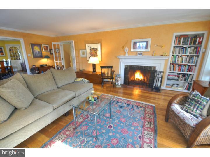 1608 Lorraine Road Reading, PA 19604 - Photo 3 of 23 Living Room